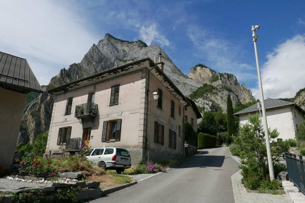 Joli appartement confortable rénové style cosy Saint-Martin-de-la-Porte Exterior foto