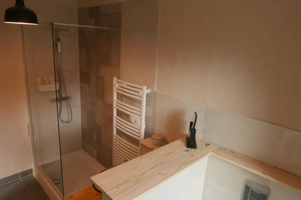 Joli appartement confortable rénové style cosy Saint-Martin-de-la-Porte Exterior foto